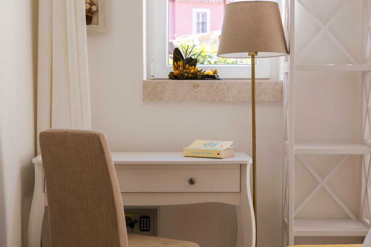 Suites Amalia Guesthouse Near Rossio Square Лиссабон Экстерьер фото